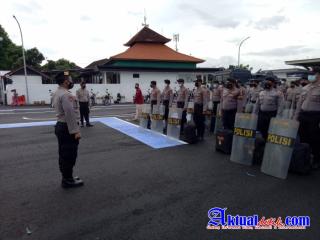 Kapolres Karangasem Pimpin Apel Kesiapan Pasukan Dalmas
