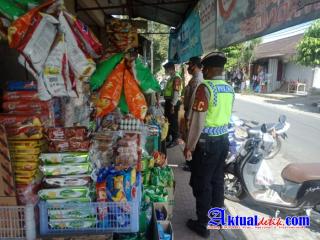 Polsek Tampaksiring Himbau Warga Disiplin Taat Prokes Saat Beraktifitas