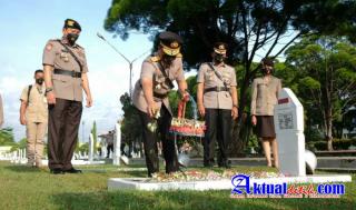 Sambut Hari Bhayangkara ke-75, Kapolda Pimpin Ziarah dan Tabur Bunga Di TMP