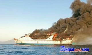 Terbakar KM Karya Indah di Perairan Laut Kepulauan Sula