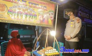 Pedagang Kaki Lima Mendapatkan Berkah Dari Pimpinan Patroli Skala Besar Polda Riau