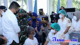 Kapolda Sumut dan Pangdam I/BB Pastikan Vaksinasi Massal Memenuhi Target