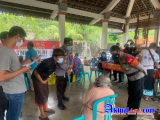 Wakapolres Gianyar Pantau Langsung Pelaksanaan Kegiatan Vaksinasi Khusus Kaum Lansia