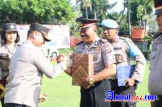 Kapolres Gianyar Pimpim Upacara Pelepasan 7 Personel Masuki Masa Purnabhakti