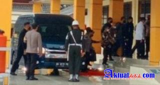 Kapolri Dan Panglima TNI Dapat Pujian Masyarakat Bangka Belitung Tidak Gengsi Tumpangi R4 Minibus