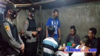 Polsek Tebing Tinggi Melaksanakan Patroli guna Mengurangi Perkembangan Covid 19