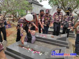 Jelang HUT ke-43 PD XI FKPPI Jawa Tengah Gelar Kegiatan Tabur Bunga dan Baksos