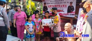 Sambut Hari Bhayangkara ke-76, Giat Anjangsana Polres Karangasem Serahkan Bantuan Kursi Roda