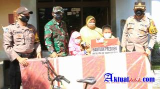 Jamin Pendidikan Ghifari, Kapolres Sukoharjo Sampaikan Bantuan Presiden Joko Widodo