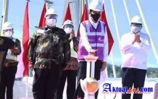 Presiden Joko Widodo Resmikan Jembatan Teluk Kendari
