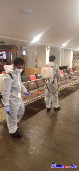 DPMPTSP Kota Pekanbaru Lakukan Penyemprotan Disinfektan