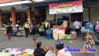 Pasar Yadnya Jadi Target Himbauan Prokes Personil Polsek Blahbatuh