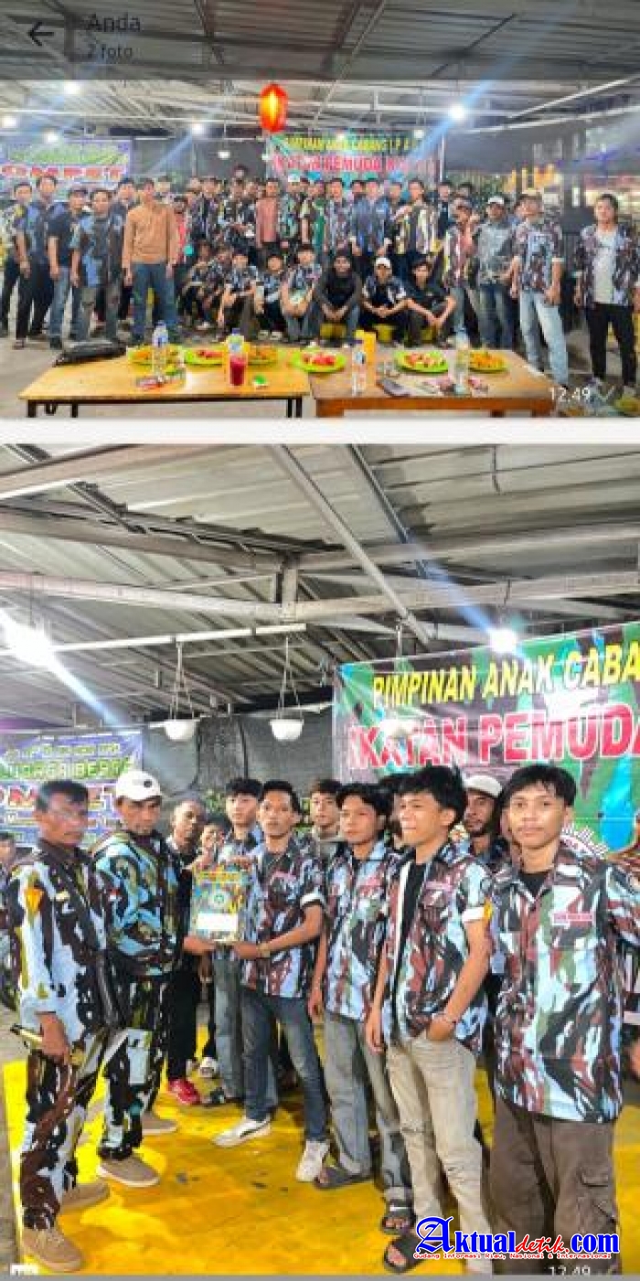 Ketua PAC IPK Percut Bagian Selatan Frendrik mawuntu Serahkan Surat Keputusan Tiga Ranting.