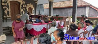 Sinergitas TNI-Polri Dalam Atensi BLT di Wilayah Selemadeg