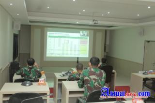 Monitoring pelaksanaan Vaksinasi Covid-19, Kodam IX/Udayana mengikuti Vidcon dengan Menkes RI