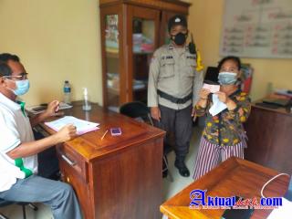 Antisipasi Terjadi Kerumunan, Polsek Blahbatuh Lakukan Giat Pengamanan Dalam Pembagian BLT
