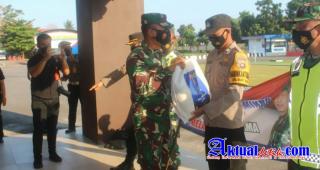 Danrem 045/Gaya dan Kapolda Kep.Babel Peduli Berbagi Sembako