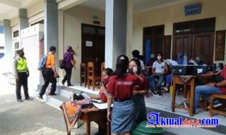 Kapolsek Sukawati Pantau Langsung Giat Vaksinasi Dilingkungan Pendidikan