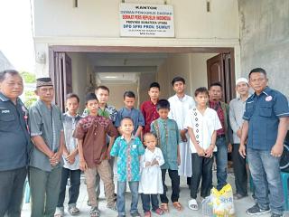 Serikat Pers Republik Indonesia Bagikan 200 Paket Sembako Kepada Masyarakat Jelang Lebaran