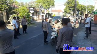 "Linmas" Hadir di Pos Sekat Penyekatan Bersama Dengan Tim Gabungan Yustisi, Ada Apa ?
